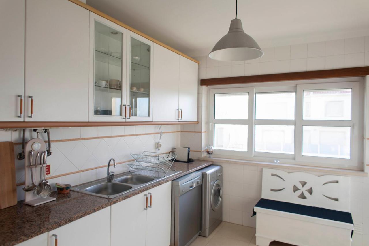 Middle Of The Bay 2 Bedroom Apartment Ferrel (Leiria) Exterior foto